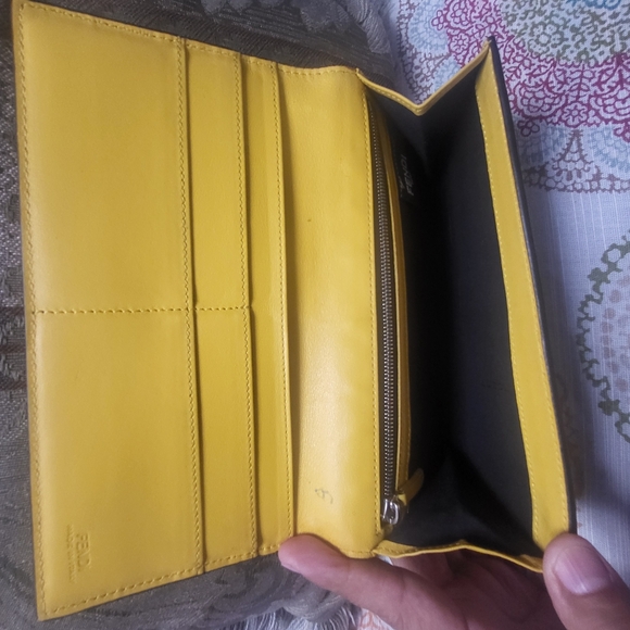 Fendi Black and Yellow Wallet - Picture 6 of 11